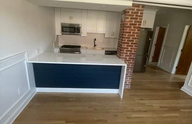 Rare, nicely updated 2 bed in Brookline for under $3000!!!