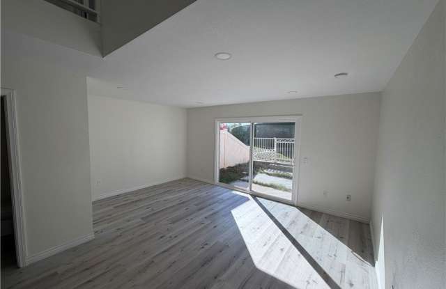 Photo of 6143 Avenue Juan Diaz