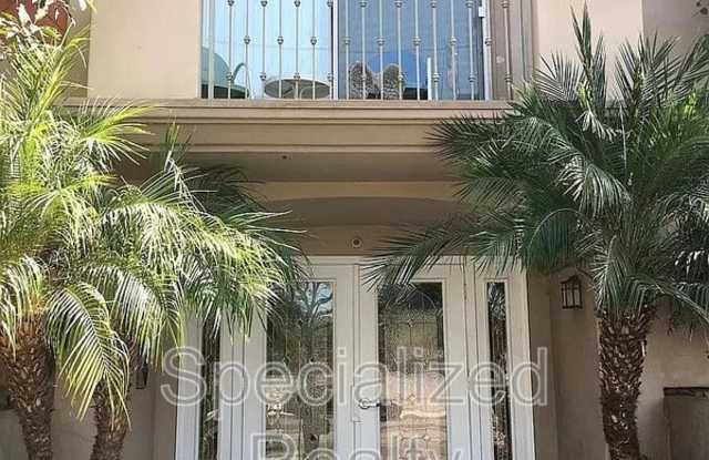 Photo of 5716 Whitsett Ave