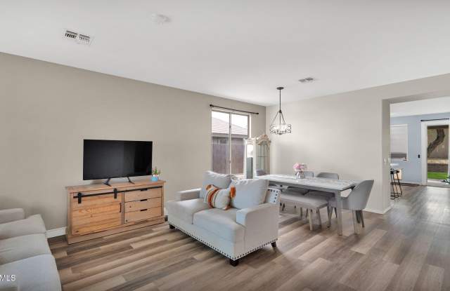 18371 W SUNRISE Drive