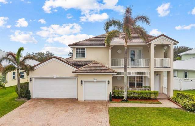 206 Magnolia Lakes Boulevard