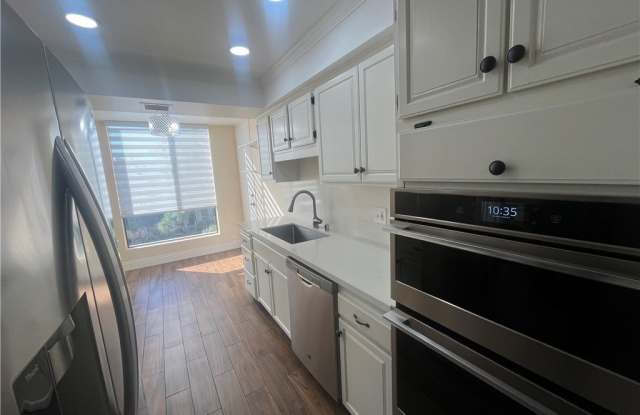 Photo of 750 S Spaulding