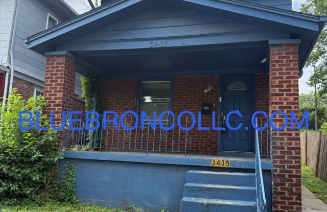 Newly renovated Cute 2 bedroom 1 bathroom home.