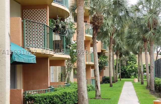 9310 Fontainebleau Blvd