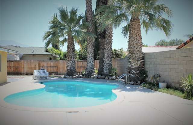 SPLISH, SPLASH! RENT THIS POOL HOME!