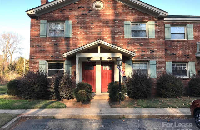 Photo of 1207 Green Oaks Lane