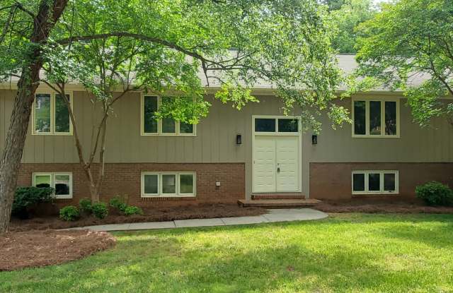 Photo of 4 Bedroom 3 Bathroom House
