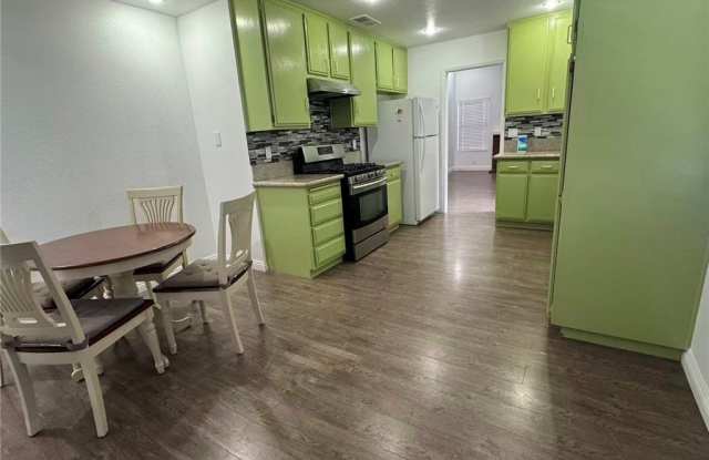 7333 Coffeyville Avenue