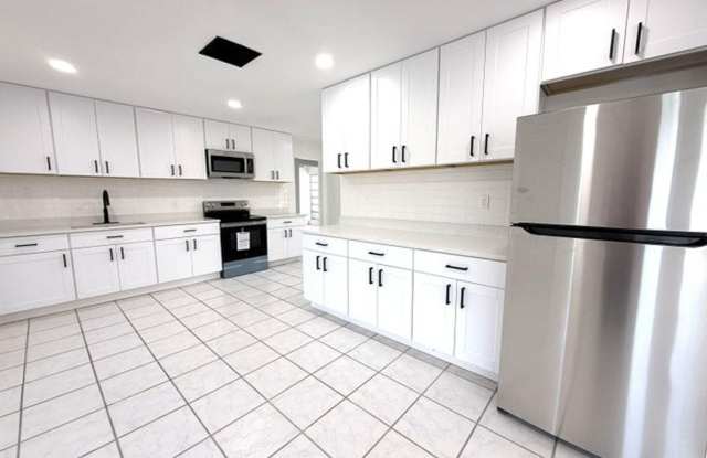 210 W 23rd Street, Riviera Beach, FL 33404