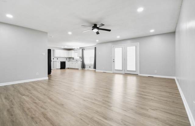 Dog Friendly Three Bedroom!