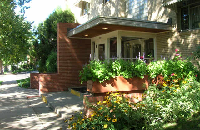 Ogden Arms at 800 Ogden