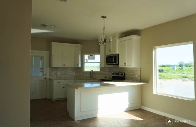 1025 North Clarence Avenue - C