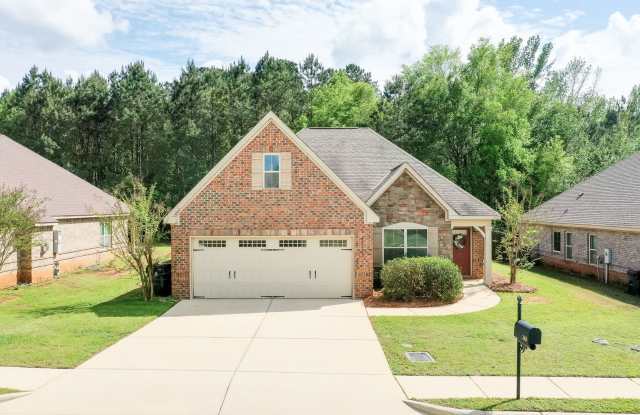 Come live in Auburn - 2431 Deer Run Court, Auburn, AL 36832