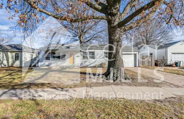 Lovely 3 Bedroom Home with all Hard Floors