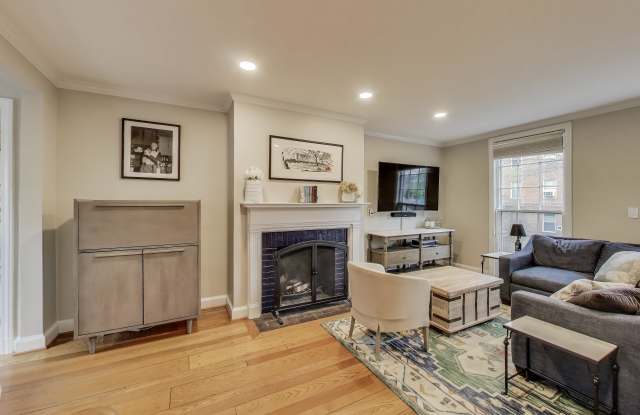 705 South Pitt Street