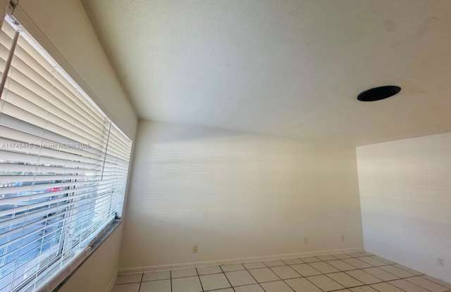 2053 Northeast 25th Avenue