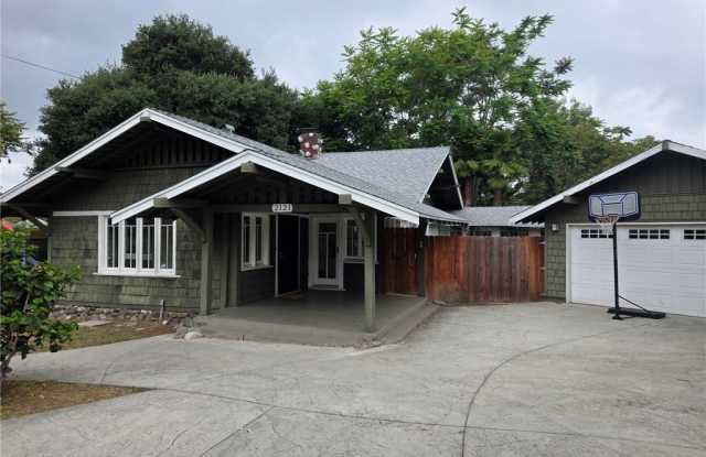 2121 Garfield