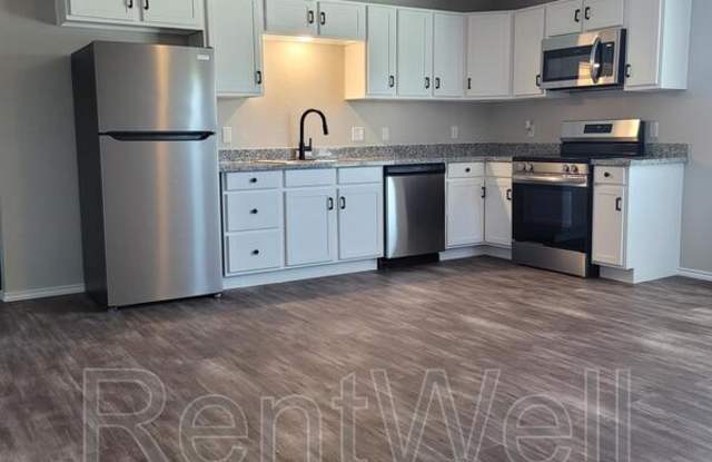 2912 Duke Street - 1