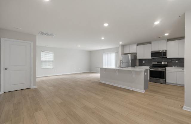 Luxury Living  Ultimate Space: Your 5-Bedroom Spartanburg Dream Home, NO APPLICATION FEE if APPROVED