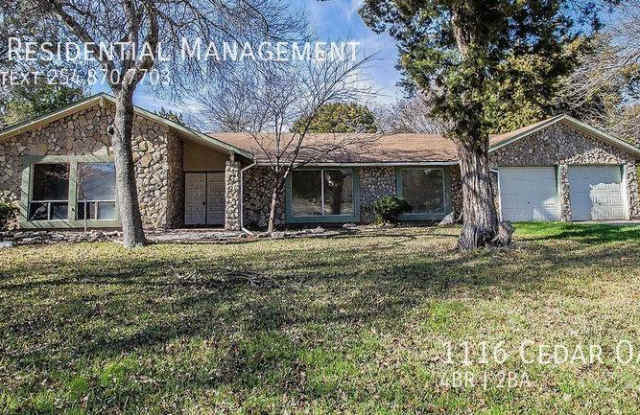 1116 Cedar Oaks Ln