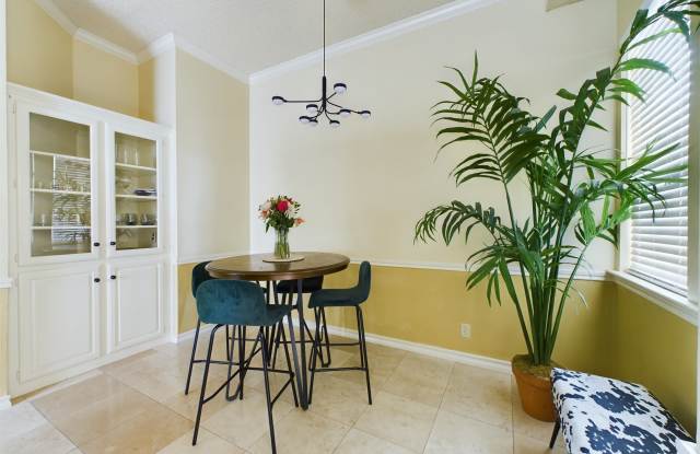 Photo of 914 W 26th St