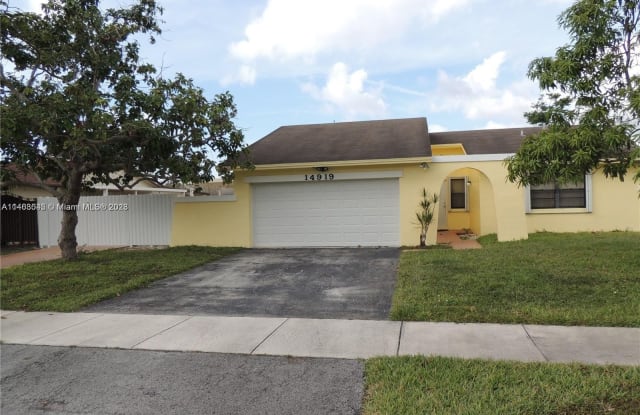 14919 SW 67th Ln - 14919 Southwest 67th Lane, Kendall West, FL 33193