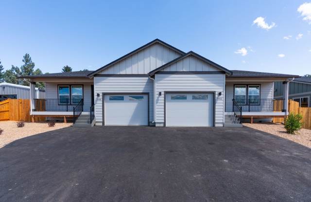 MOVE IN SPECIAL! Brand New 2 Bedroom 2 Bathroom Duplex in SW Redmond