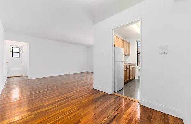 210-34 Grand Central Parkway