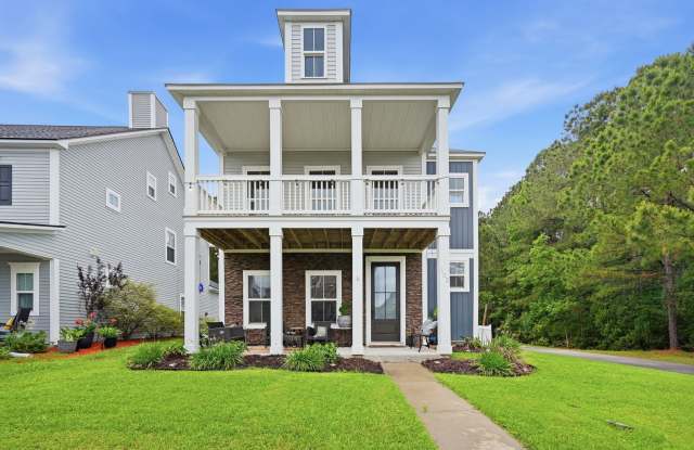 Like New Home For Lease in Rice Creek!