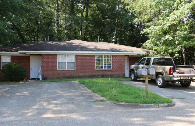 Nice Duplex in Auburn!