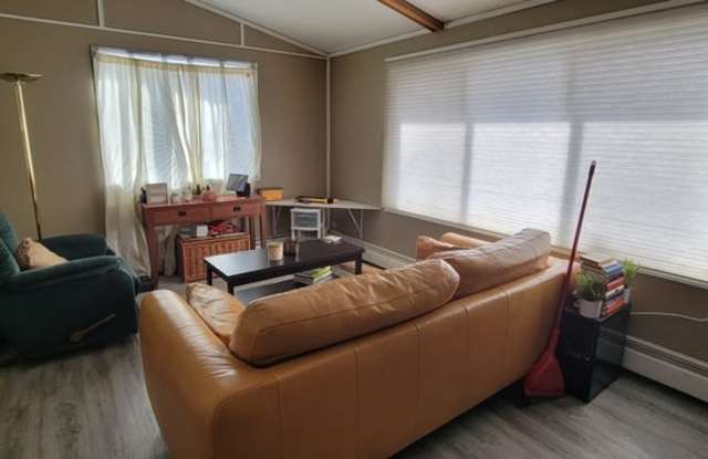 323 North Franklin Avenue