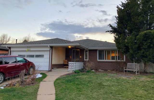 Spacious 4BR House in Denver