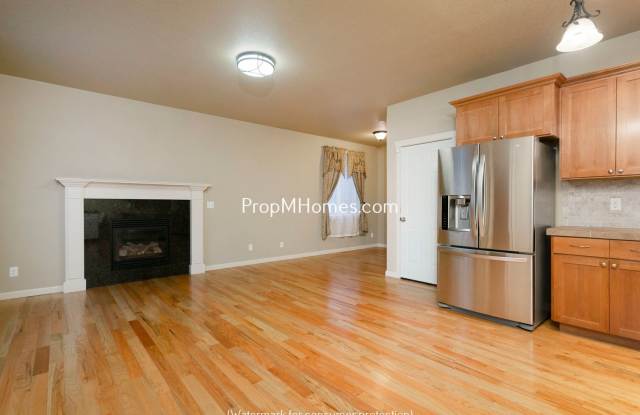Charming Four Bedroom Home in Aloha on Quiet Cul-De-Sac!