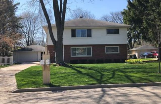 1533 North 116th Street - 1533 North 116th Street, Wauwatosa, WI 53226