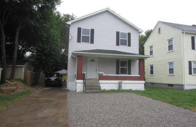 Awesome 5BR house walking distance to UofL!
