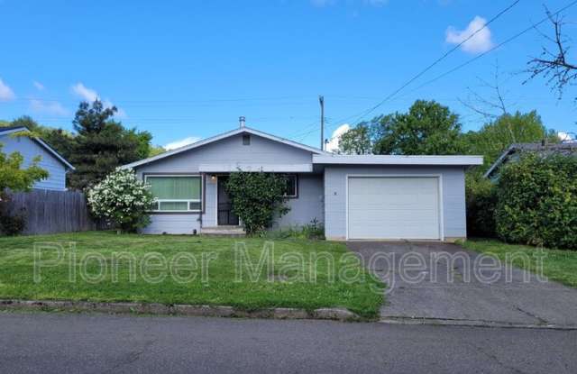 3071 NE Johnson St - 3071 Northeast Johnson Street, Roseburg North, OR 97470