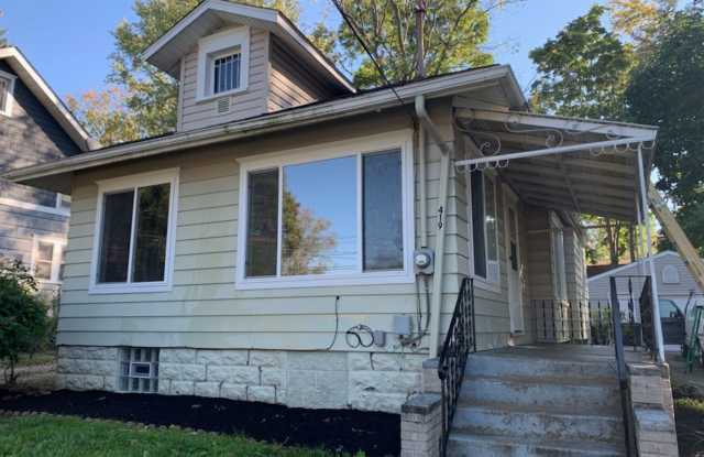 2 Bedroom 1 Bathroom Single Family on Double Lot