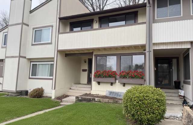 Photo of 18531 SPLIT ROCK Lane