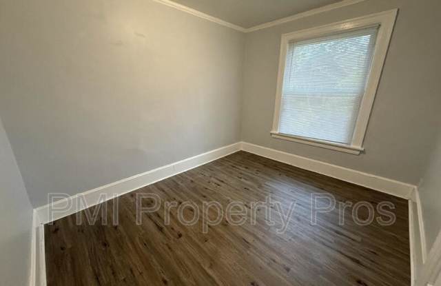 Photo of 2853 North Booth Street