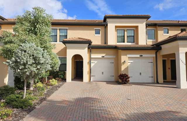 Annual Unfurnished or lightly Furnished option - Sarasota National Golf Club – with resort like amenities!