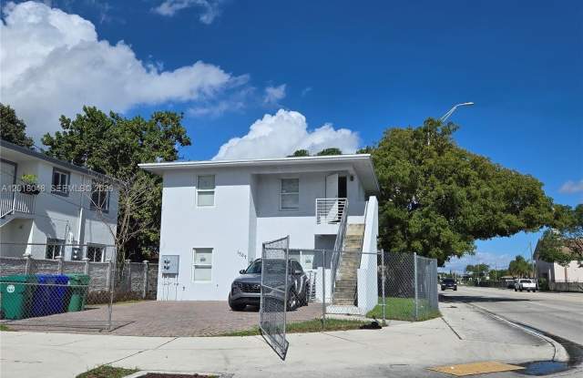 1707 NW 68th Ter