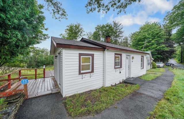 15 Old Westbrookville Road