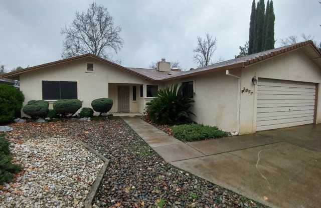 Spacious Home Near Mistletoe Elementary School