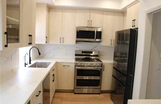 Photo of 5145 Yarmouth Avenue