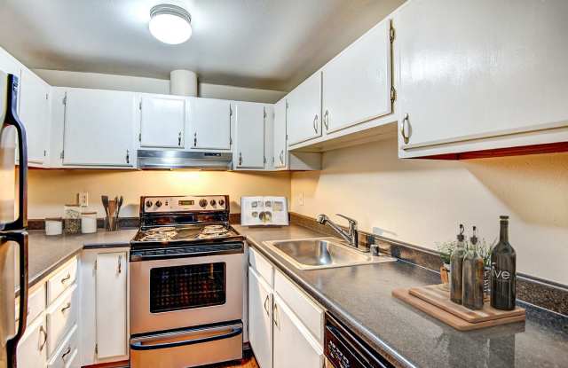 Photo of Ellis Court Apartments