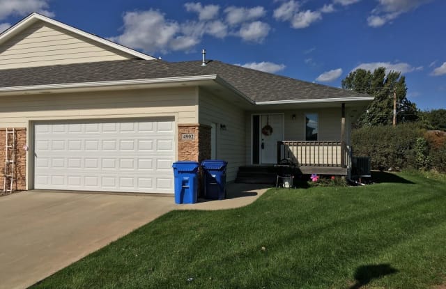 4902 S Kalen Place - 4902 South Kalen Place, Sioux Falls, SD 57108