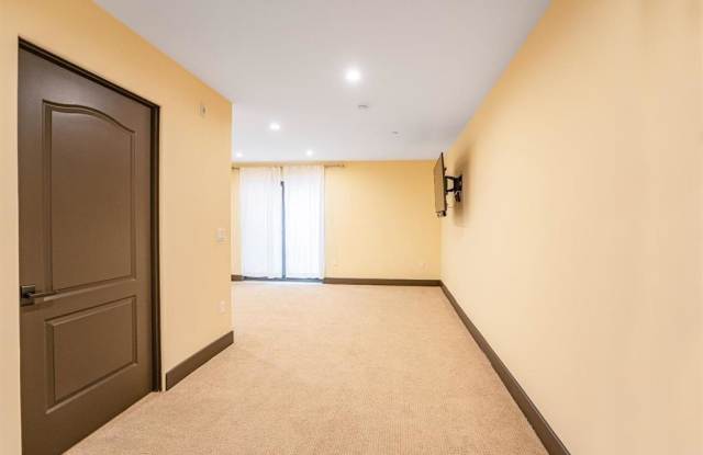 Photo of 10523 Ashton Avenue