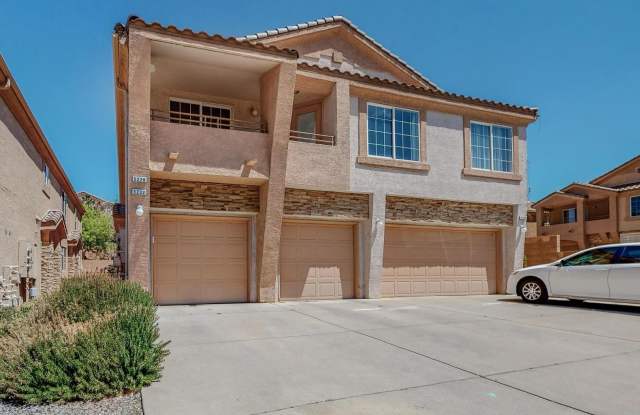 5228 Molokai Avenue NE