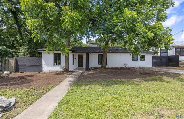 1103 Bentwood Road