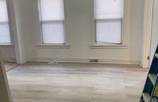 Photo of 649 bridgeoort Avenue